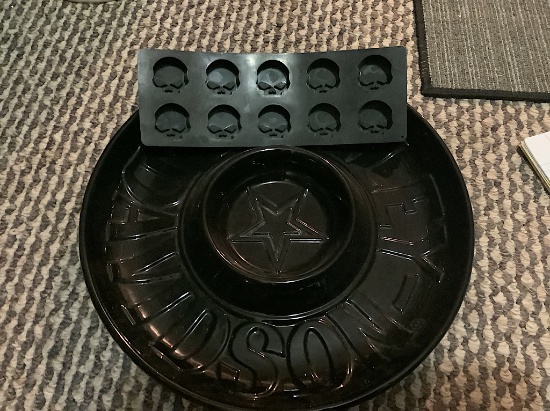 HARLEY DAVIDSON SERVING TRAY AN SILICONE ICE TRAY