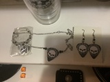 SKULL NECKLACE AND EARRING SET