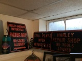 HARLEY DAVIDSON METAL SIGNS AND WATER BOTTLE