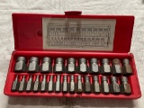 CORNWELL 25 PIECE SCREW EXTRACTOR SET