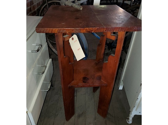 TALL WOODEN CORNER TABLE