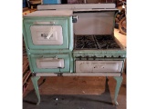 ANTIQUE ROPER INSULATED GAS STOVE/OVEN
