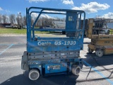 GENIE GS-1930 SCISSOR LIFT