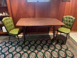 TABLE WITH 2 CHAIRS