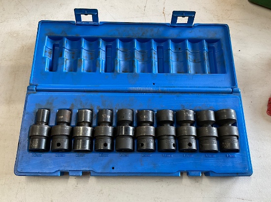 GREY PNEUMATIC IMPACT SWIVEL SOCKET SET