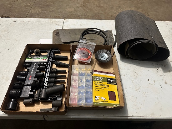 2 FLATS SOCKETS AND HARDWARE