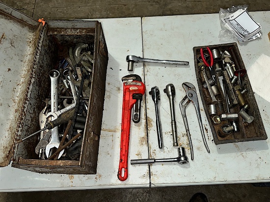 TOOLBOX OF ASSORTED HAND TOOLS