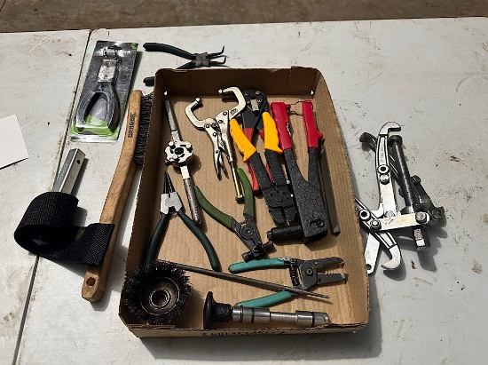 FLAT OF MISC HAND TOOLS