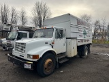 2001 INTERNATIONAL 4700 CHIPPER TRUCK