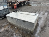 DEEZEE TRANSFER TANK WITH TOOLBOX