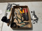 FLAT OF MISC HAND TOOLS