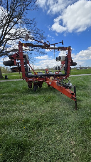 WHITE 5100 PLANTER