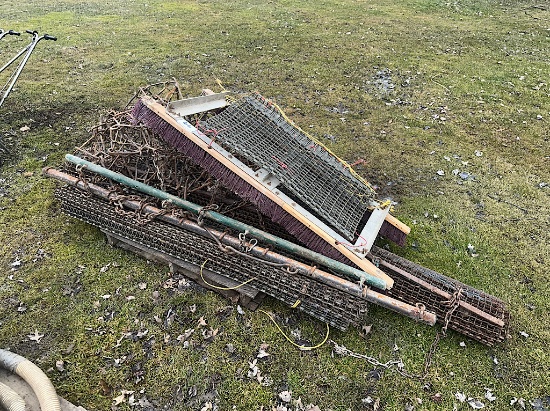 PALLET OF PULL TYPE DRAGS