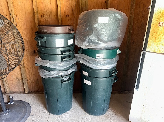 12 RUBBERMAID TRASH CANS