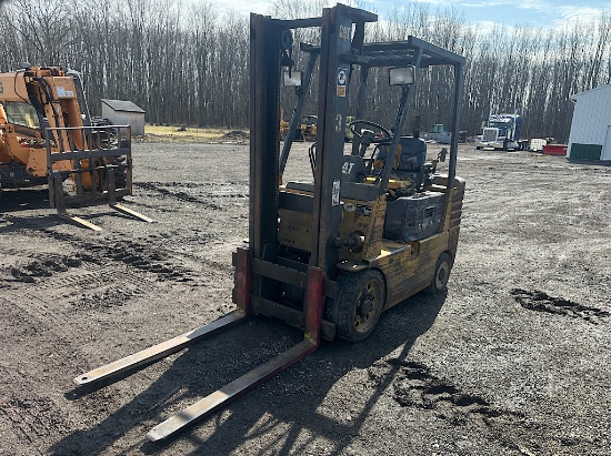 CATERPILLAR GC25 TOW MOTOR