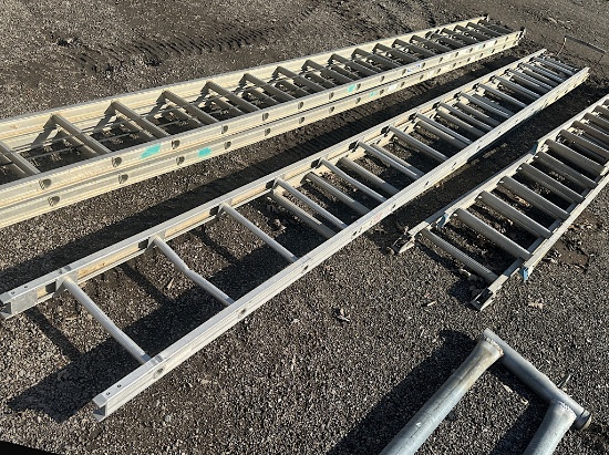 WERNER 30' ALUMINUM EXTENSION LADDER