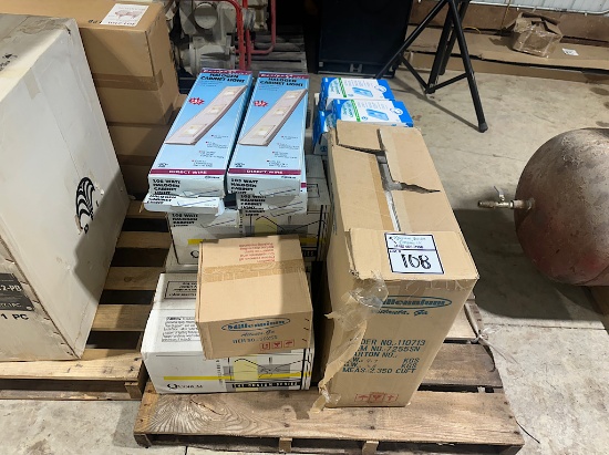 ASSORTED LIGHT FIXTURES