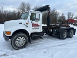 2000 INTERNATIONAL 4900 6X4 HOOKLIFT TRUCK