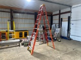 WERNER 10' FIBERGLASS LADDER