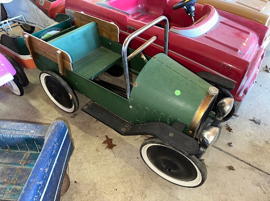 1939 FORD THEMED TIN PEDAL CAR