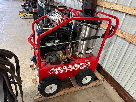 MAGNUM 4000 GOLD SERIES STEAM CLEANER
