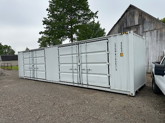 8'X40' SHIPPING CONTAINER