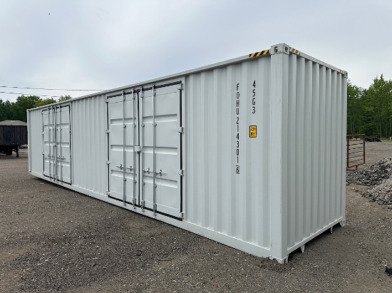 8'X40' SHIPPING CONTAINER