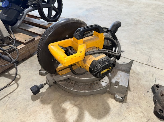 DEWALT MITER SAW