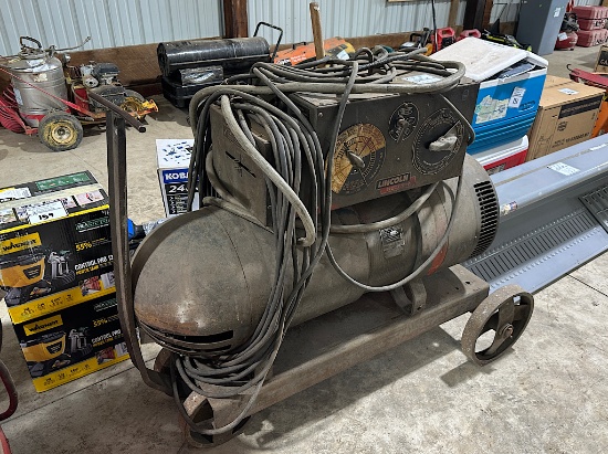 LINCOLN SAE 200 ARC WELDER