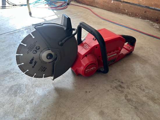 MILWAUKEE M18 FUEL 9" CUTOFF SAW