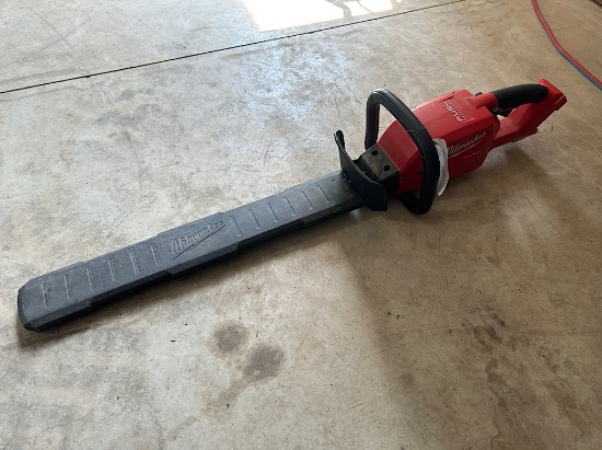 MILWAUKEE M18 FUEL HEDGE TRIMMER