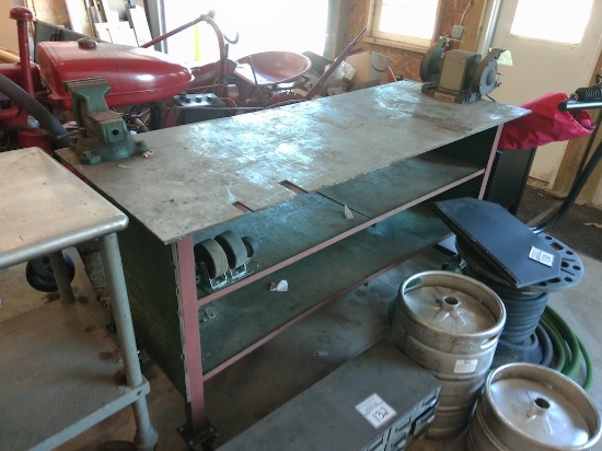 Steel Workbench with Bench Vice and Grinder