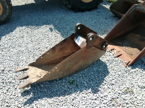 12" Backhoe Bucket
