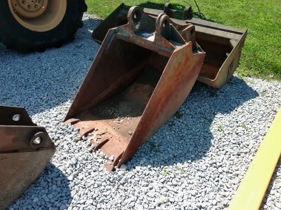 24" Backhoe Bucket