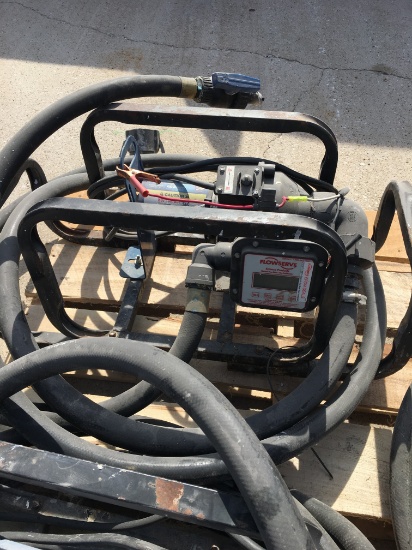 12 Volt Portable Transfer Pump w/ Meter