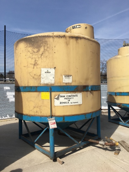 2200 Gallon Cone Bottom Poly Tank w/ Stand