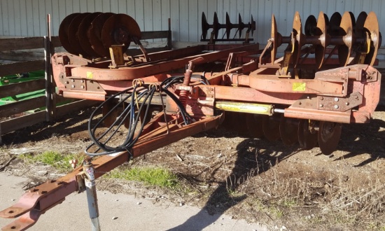 Kewanee 16’ Hyd. Fold Disk