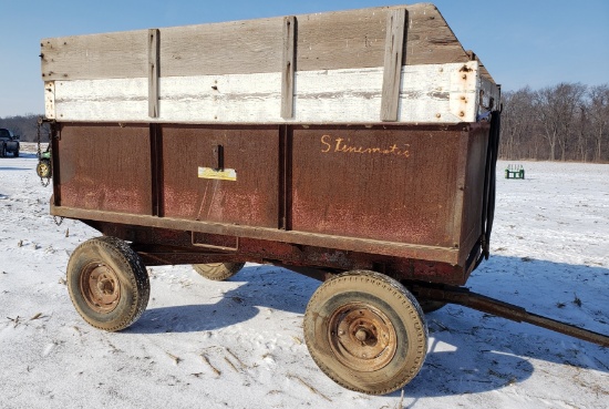 3-C Cattle Cake Feeder for pickup