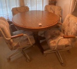 Round Dining Table w/ 4 Chairs & 2 Leaves