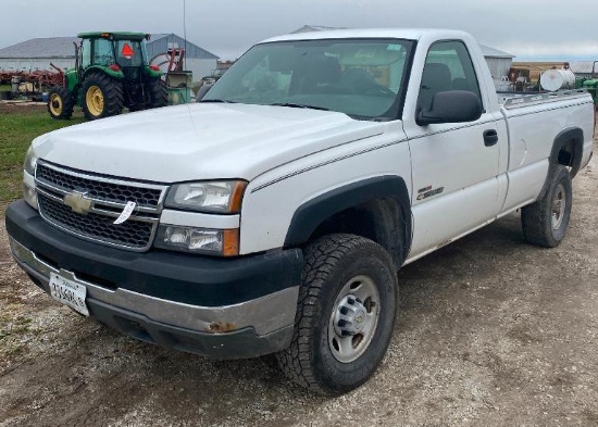 '05 Chevrolet 2500HD Duramax Diesel 4X4 Pickup