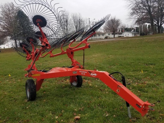 Kuhn SR110 Speedrake 10 Wheel Hay Rake