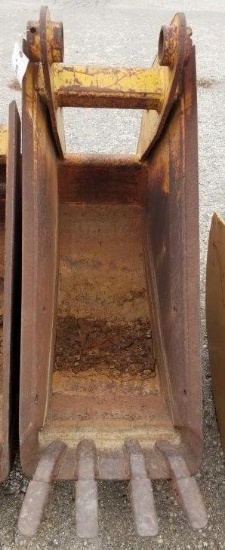 16" Backhoe Bucket