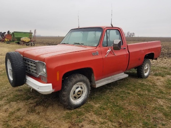 '76 Chevrolet Custom Deluxe 20 4WD Pickup