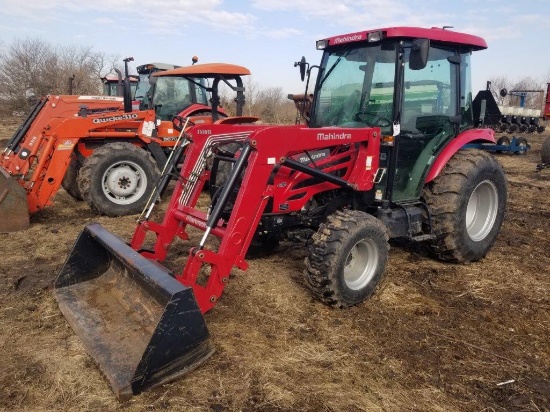 2018 Mahindra 2555 MFWD HST Compact Tractor