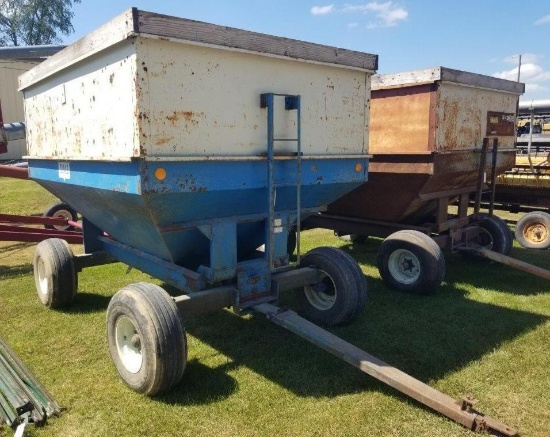 DMI 300 bu. Center Dump Wagon
