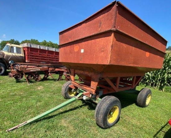 J&M 250 bu. Gravity Wagon on gear