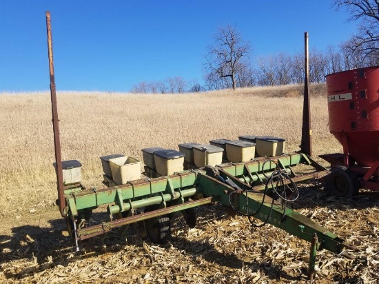 JD 7000 6 row 30" Planter