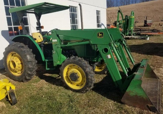 JD 5200 MFWD Tractor w/ 540 Loader