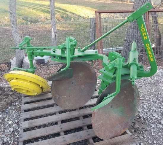 JD 472 Disc Plow