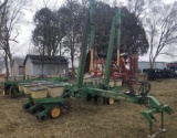 JD 7000 12R30 Planter